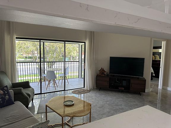 4th image of 106 Congressional Way #106