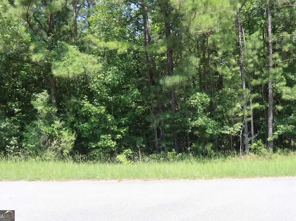 121 Locust Ct SE, Milledgeville, GA 31061