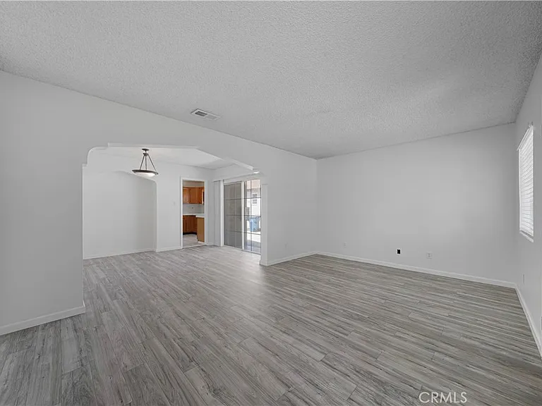3025 Sherwood Ave — Photo 5