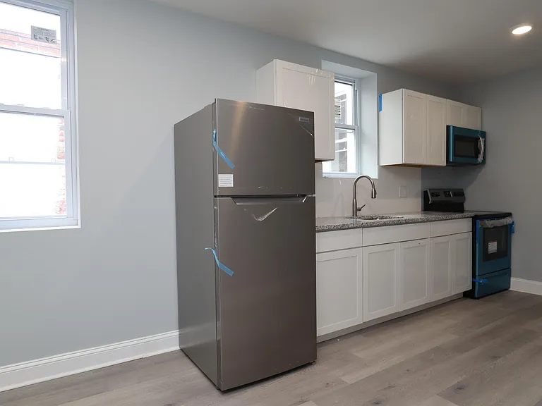1908 W Diamond St #3 — Photo 1