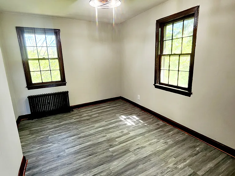 715 Main St — Photo 16