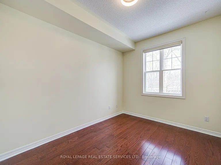 115 Saint Lawrence Dr — Photo 22