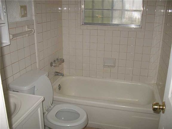 4th image of 7034 Tullis Dr