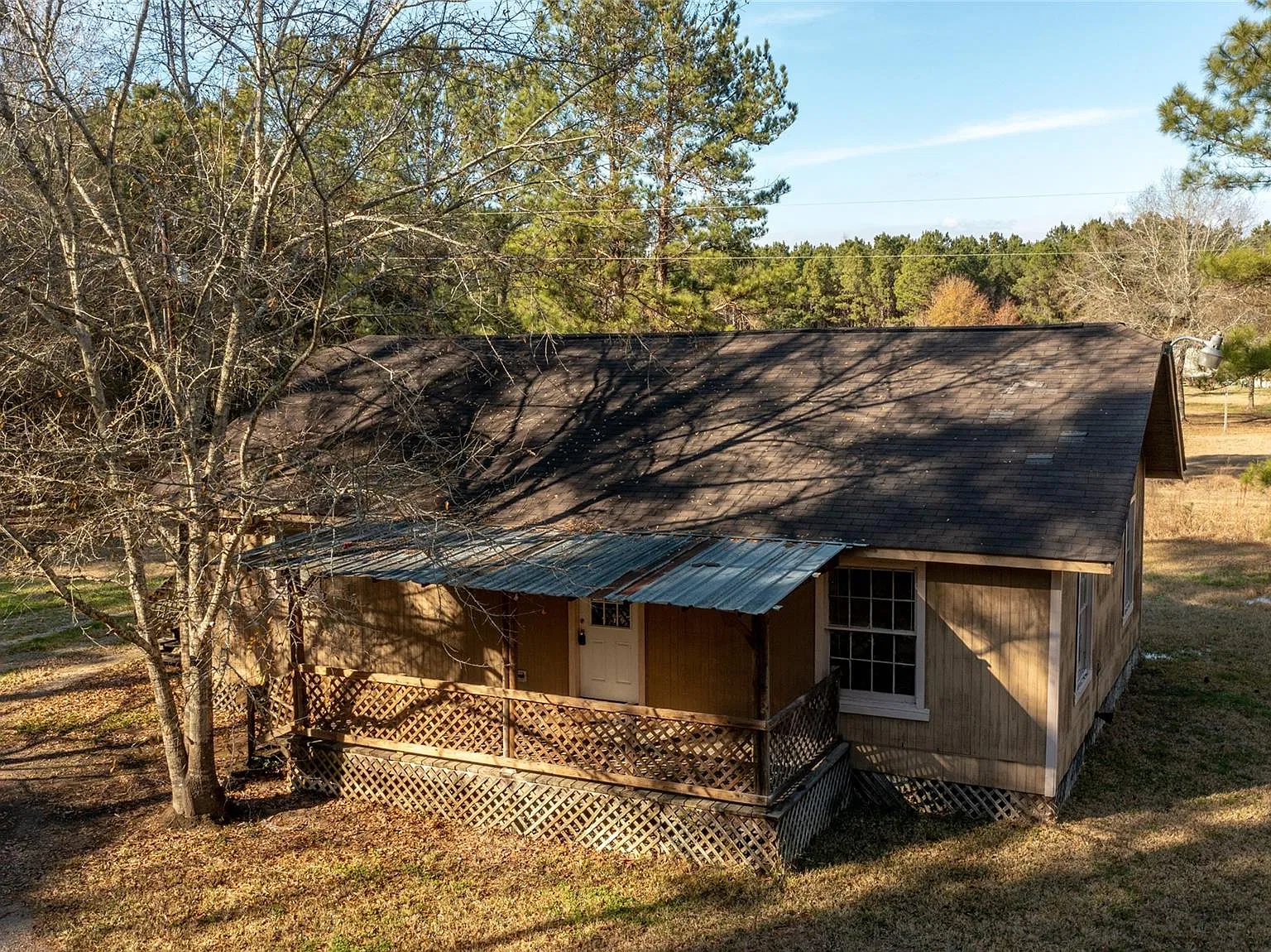 2 bed, 1.0 bath, 1160 sqft, $950 — Photo 2