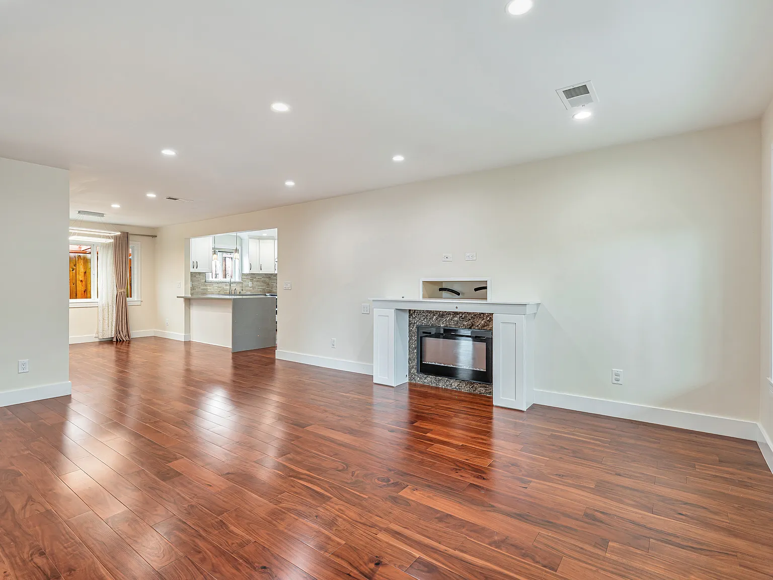 4032 Branson Dr — Photo 3