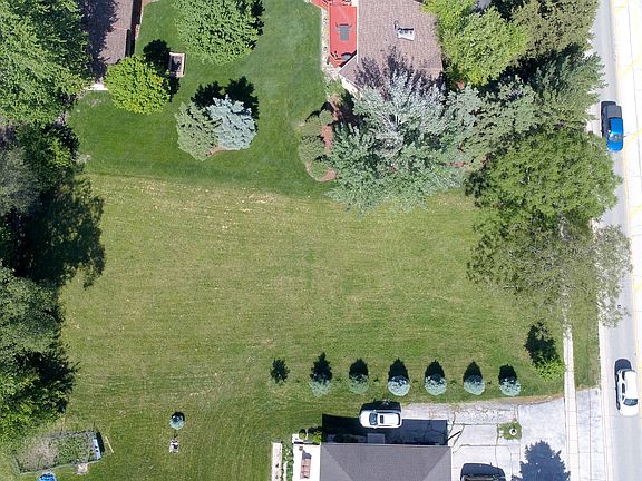 3rd image of 806 Plainfield Rd