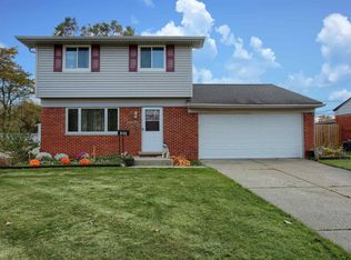 8766 Royce Dr, Sterling Heights, MI 48313