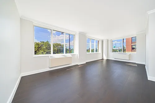 160 Riverside Blvd #3B Photo 1