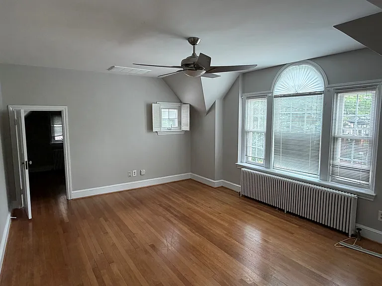 4905 Montgomery Ln — Photo 6