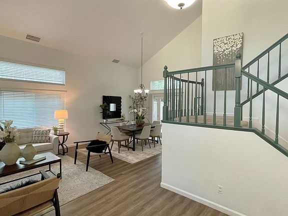 5th image of 112 Elkins Cir