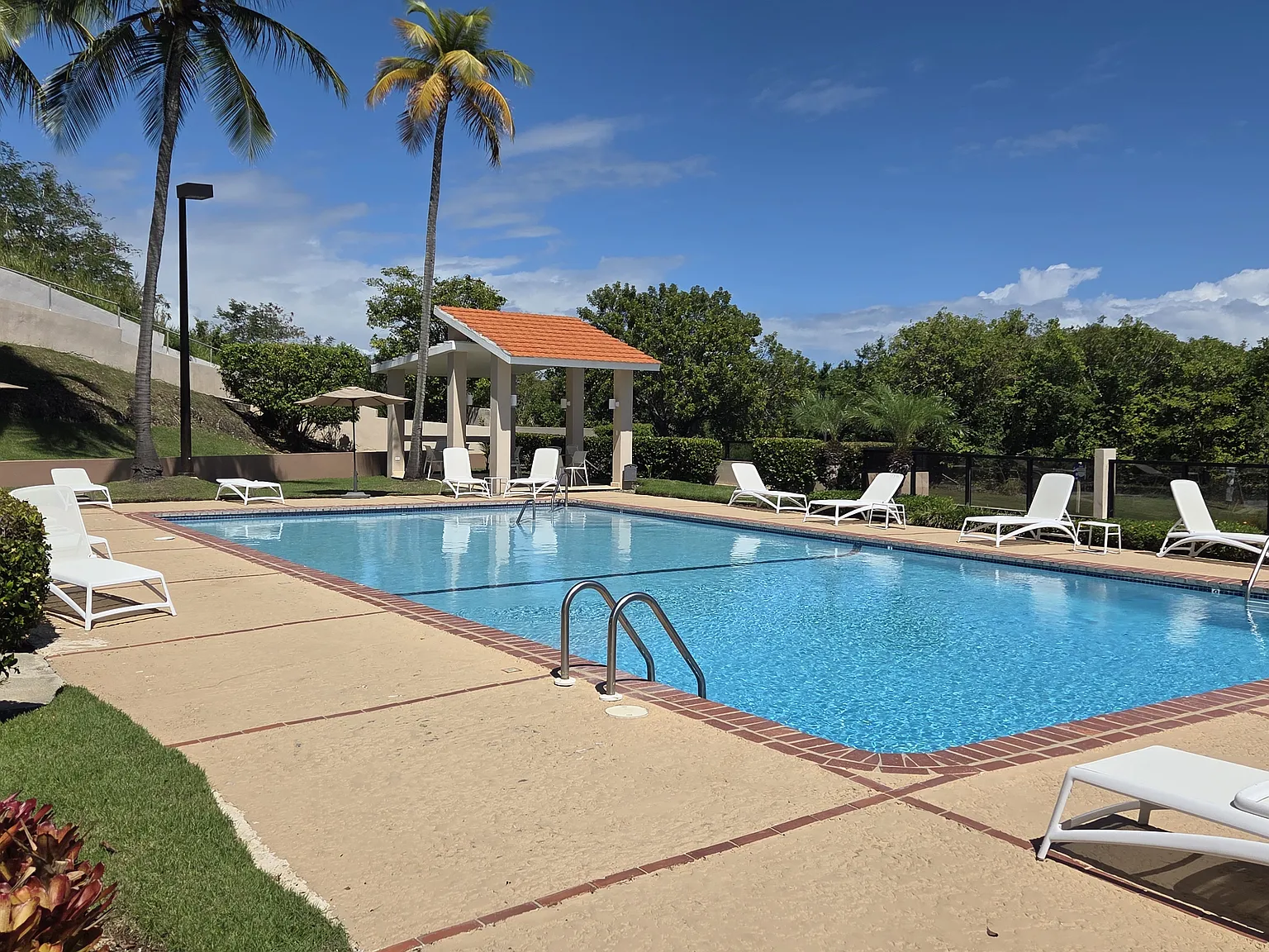 2 bed, 2.5 bath, 1622 sqft, $2,850 — Photo 3