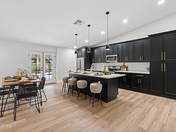 3rd image of 2318 E SAHUARO Drive