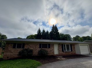 1412 Westwood Ln, Wilkesboro, NC 28697