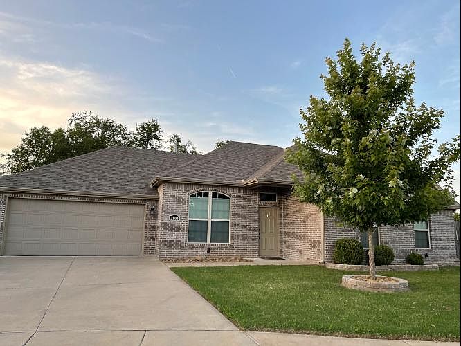 1st image of 2800 SW Camden Dr