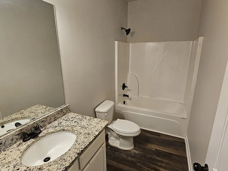 3004 Bayrose Cir #102B — Photo 7