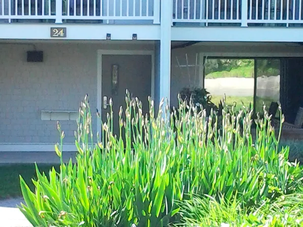 24 Old Colony Way APT 19, Orleans, MA 02653