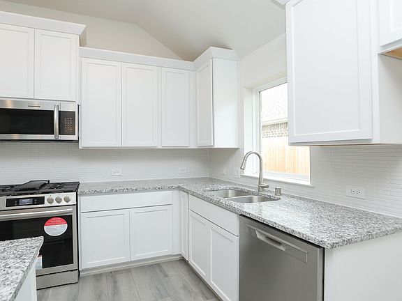 5th image of 3015 Myrtle Beach Ln