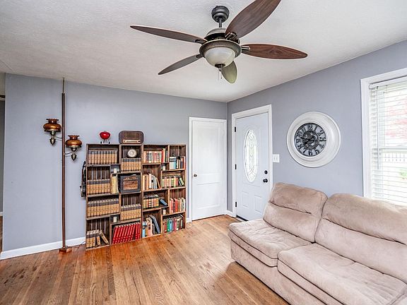 5th image of 4804 Windsor Ave