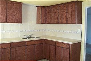 3rd image of 5933 Lindhurst Ave