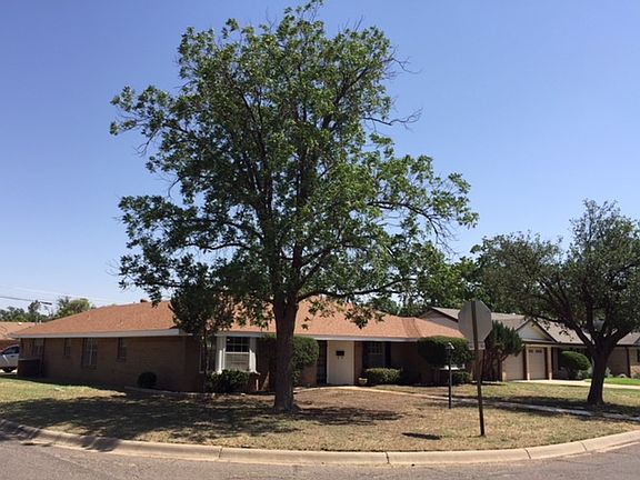 2nd image of 2828 Fannin Ave