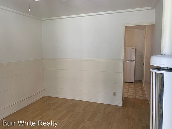 2nd image of 310 E Balboa Blvd #6