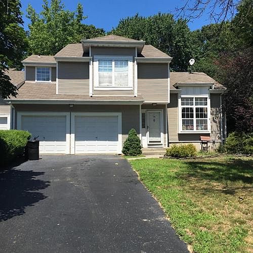 1st image of 74 Bonnie Dr