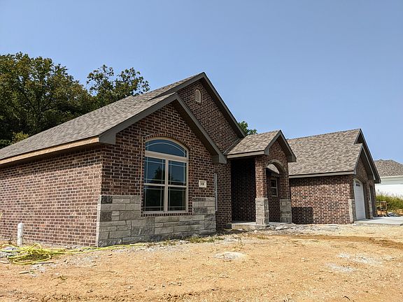 5th image of 318 Settlers Ridge Dr