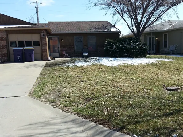2310 Willow Ln, Manhattan, KS 66502