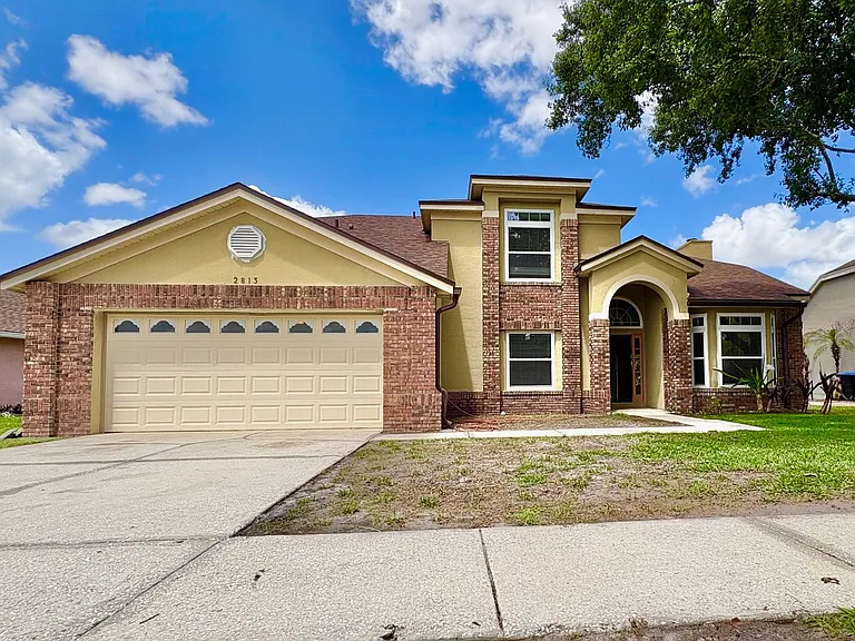 2813 Rolling Broak Dr — Photo 3