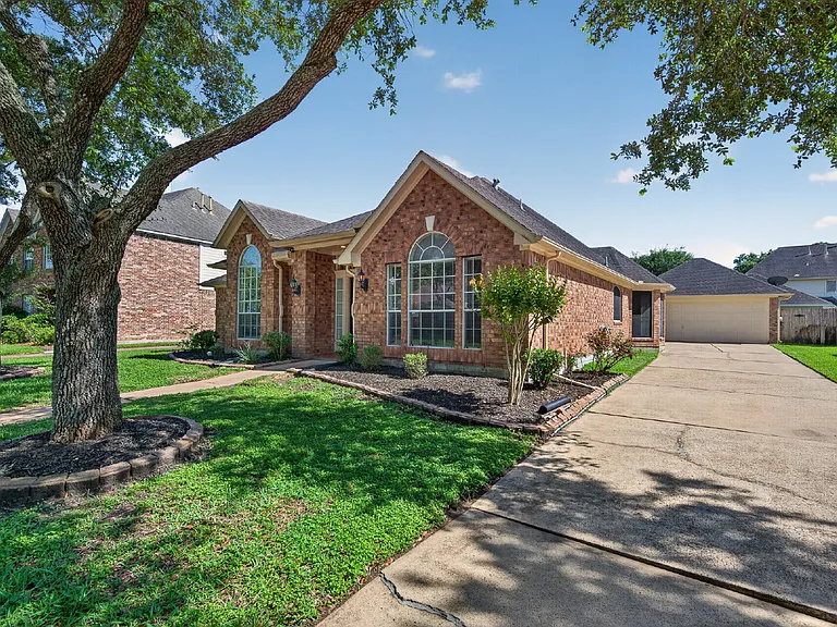 3918 Abbeywood Dr — Photo 3