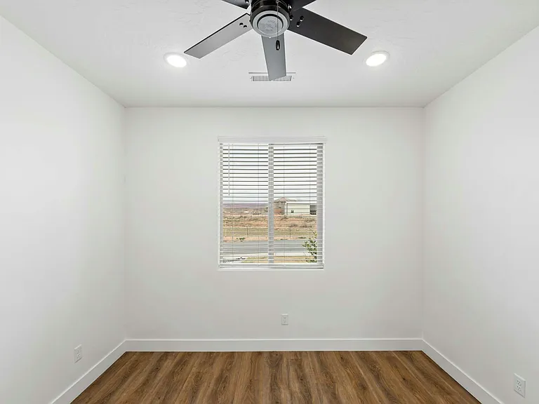2628 S 3210 E — Photo 18