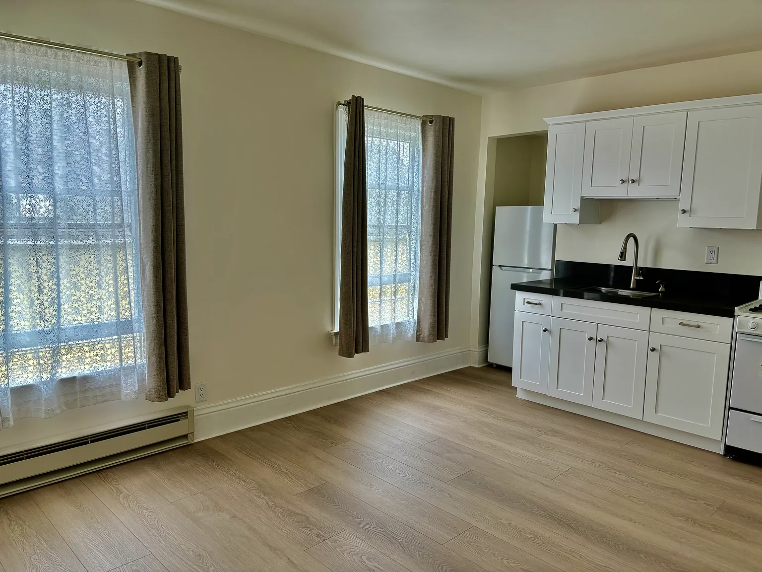 1 bed, $2,300 — Photo 2
