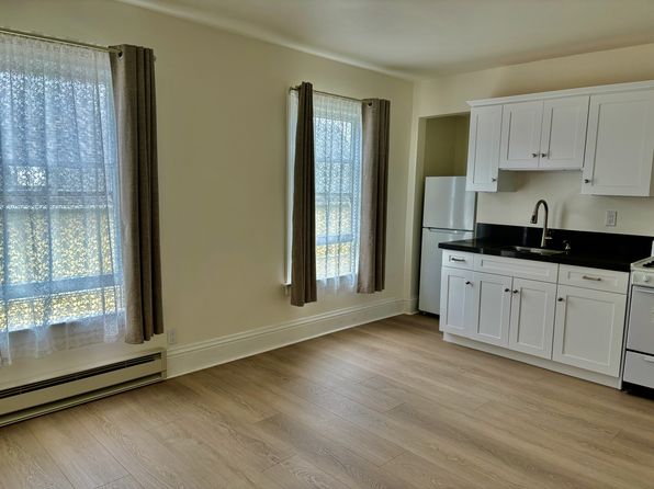 136 Forest Ave APT 6