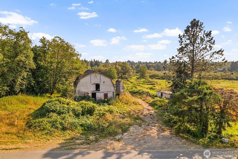 4th image of 21314 Starbird Road