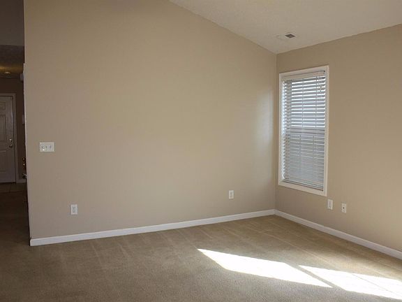 5th image of 733 Pioneer Ln