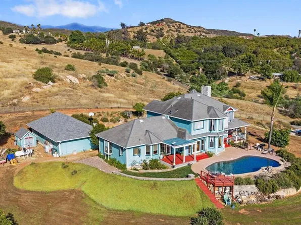 11060 San Luis Rey Dr, Valley Center, CA 92082