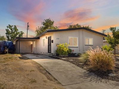 2118 E Sussex Way, Fresno, CA, 93726