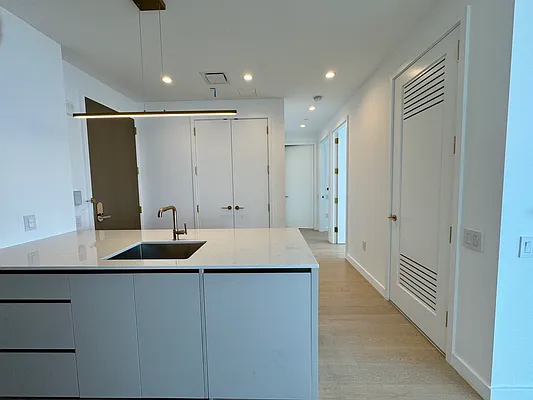 Rented by YouYork Management LLC | media 19