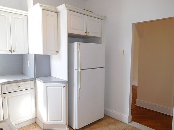 2nd image of 820 President St APT 2C
