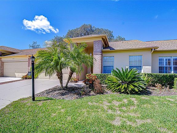 3rd image of 6543 Pine Walk Dr