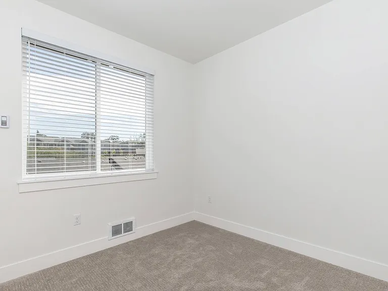 Lakeview Apartments — Photo 50