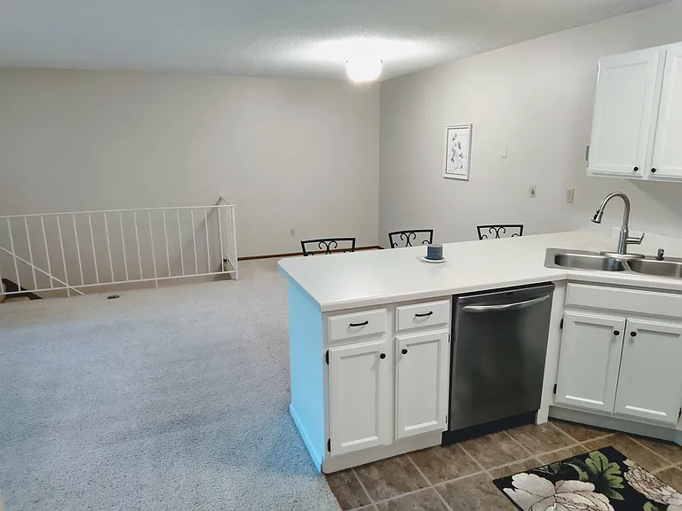 5673 Brandlwood Ct — Photo 4
