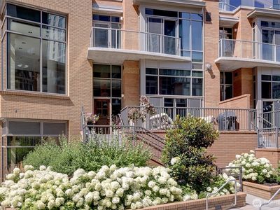 10630 NE 9th Place #TH-10, Bellevue, WA, 98004
