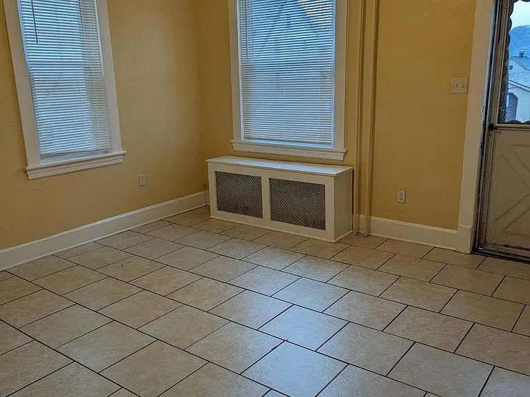 602 Russell Ave — Photo 12