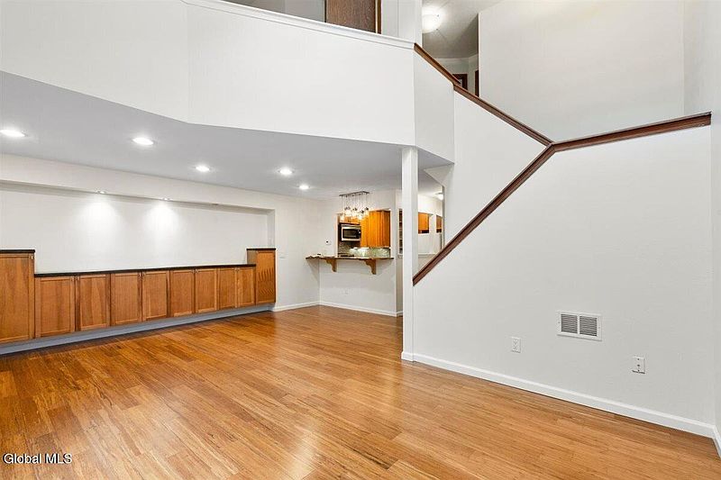 5th image of 21 Peterson Court