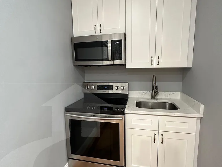 388 Somerville Ave — Photo 7