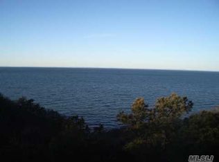 1002 Bluffs Dr N, Baiting Hollow, NY 11933