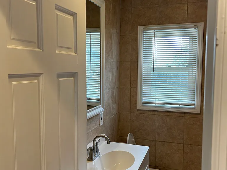 328 Union Ave — Photo 14