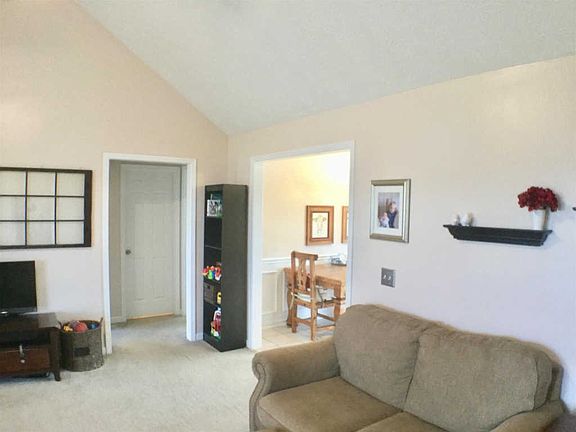 5th image of 7028 Bridgewater Dr