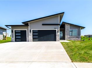 1316 S Radley St, West Des Moines, IA 50266